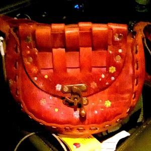 Ladies vintage shoulder bag hand tooled leather, like new